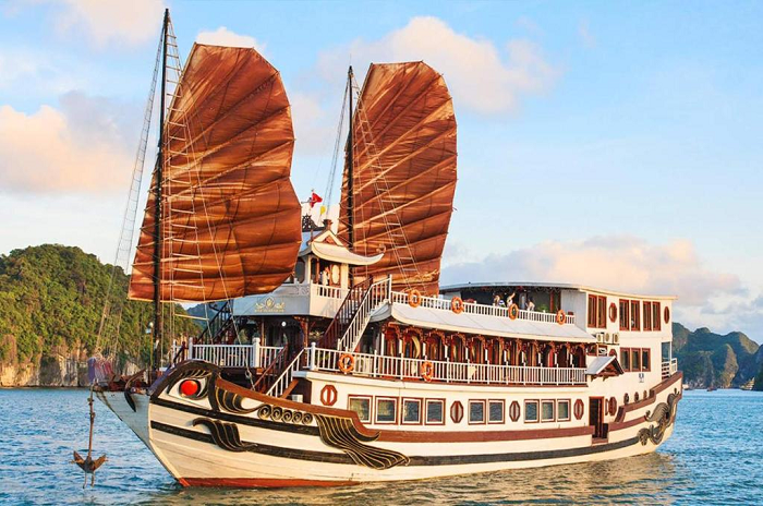 Royal Palace Cruise Hạ Long